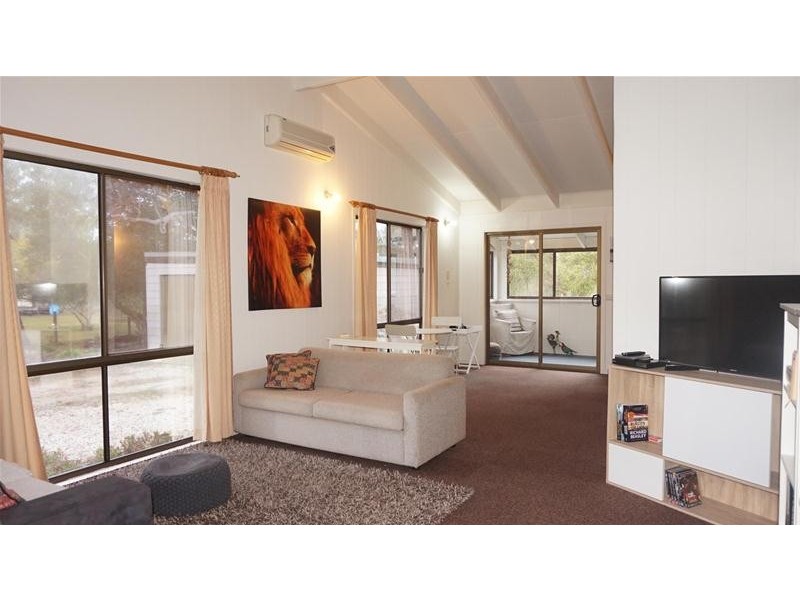 4 Christopher Court, Loch Sport VIC 3851