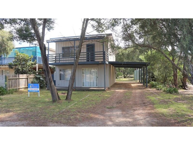 37 Central Avenue, Loch Sport VIC 3851