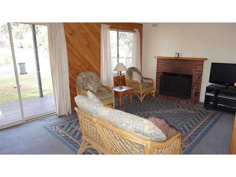 37 Central Avenue, Loch Sport VIC 3851