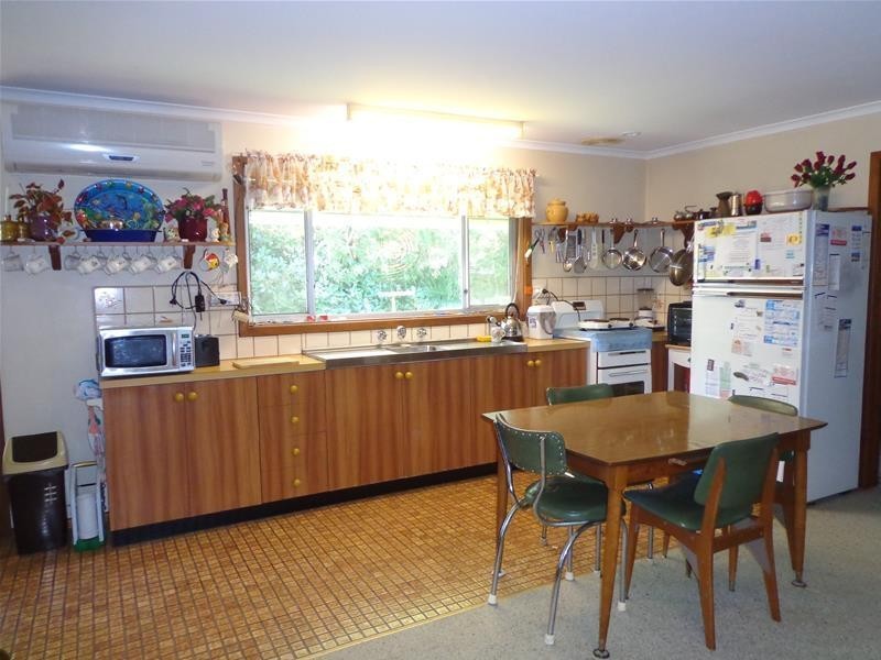 49 Camerons Road, Loch Sport VIC 3851