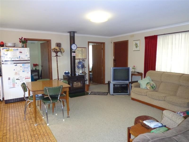 49 Camerons Road, Loch Sport VIC 3851