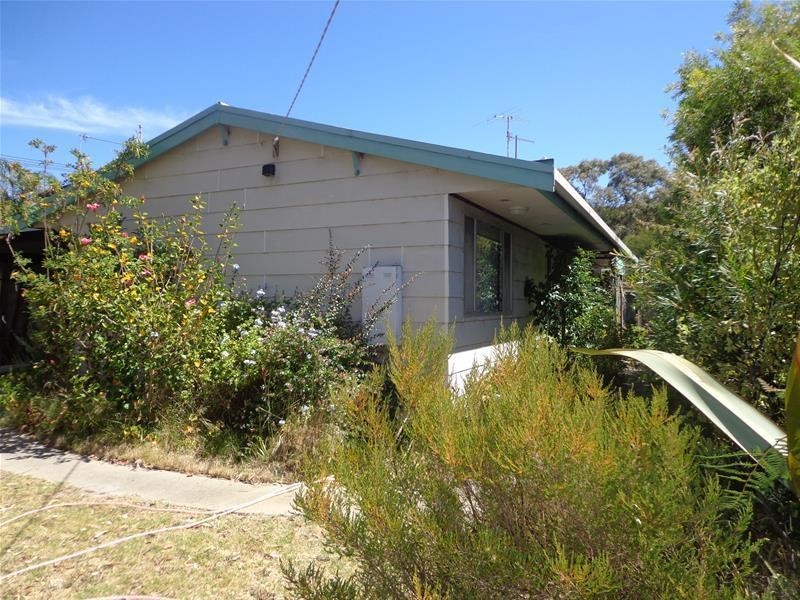 49 Camerons Road, Loch Sport VIC 3851