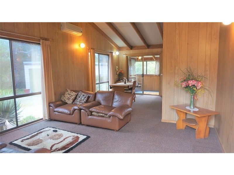 4 Christopher Court, Loch Sport VIC 3851