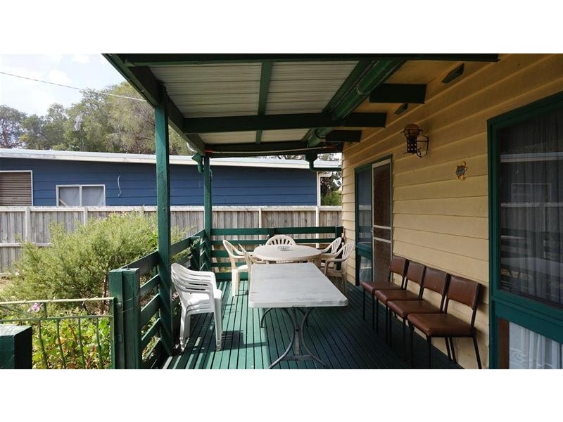 48 Carroll Street, Loch Sport VIC 3851