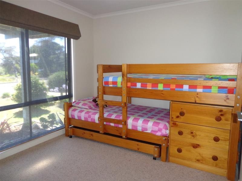 29 Cove Street, Loch Sport VIC 3851