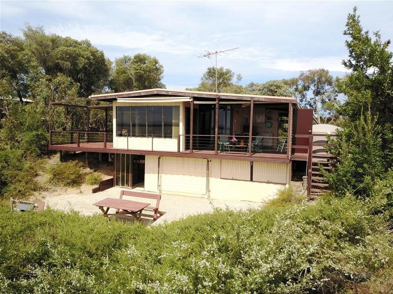 91 Wattle Grove, Loch Sport VIC 3851