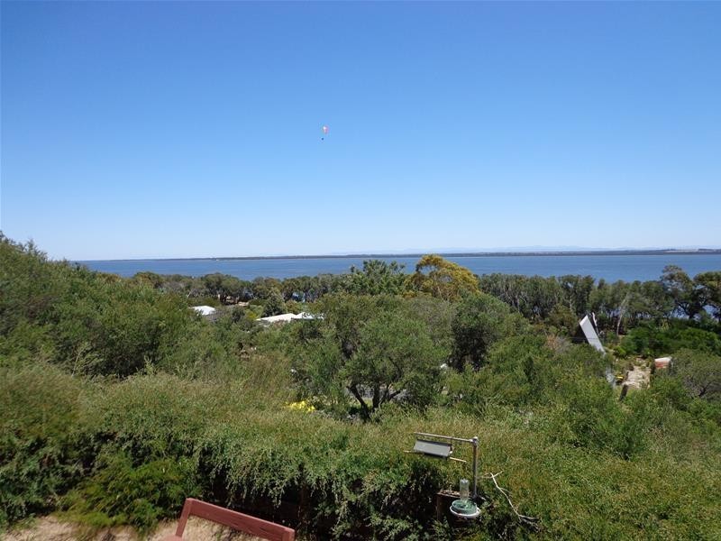 91 Wattle Grove, Loch Sport VIC 3851