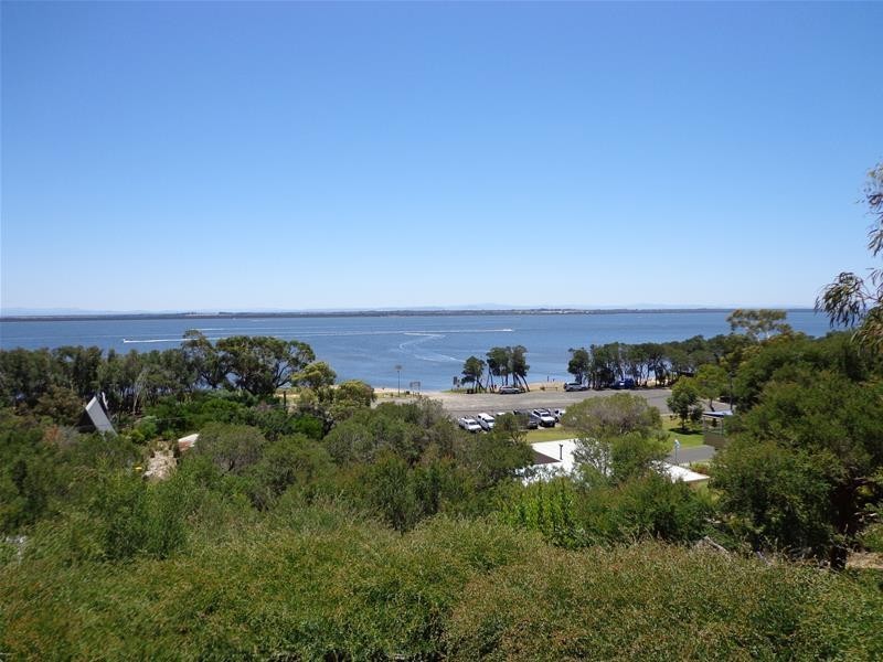 91 Wattle Grove, Loch Sport VIC 3851