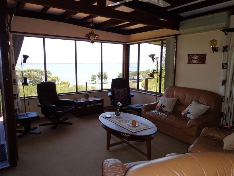 91 Wattle Grove, Loch Sport VIC 3851