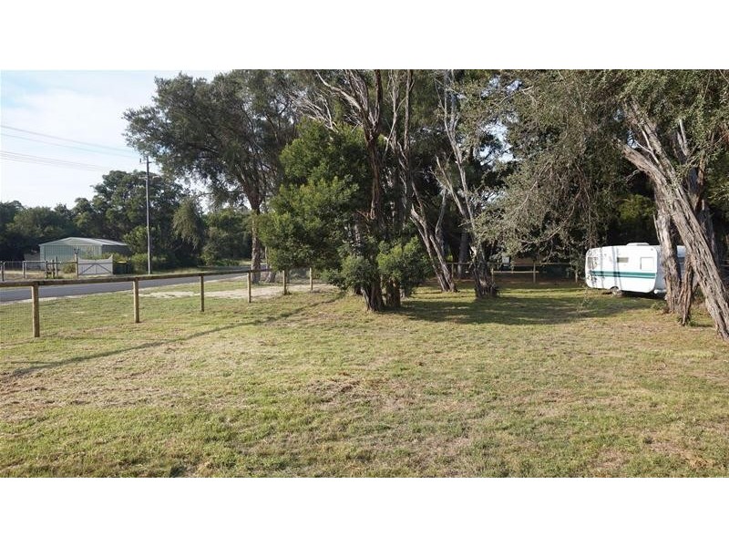 1 Wallaby Street, Loch Sport VIC 3851