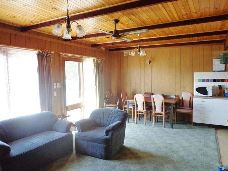 77 Seagull Drive, Loch Sport VIC 3851