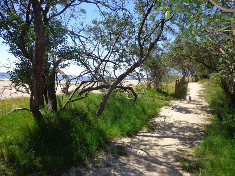 77 Seagull Drive, Loch Sport VIC 3851