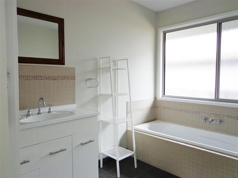 32 Victoria Street, Loch Sport VIC 3851