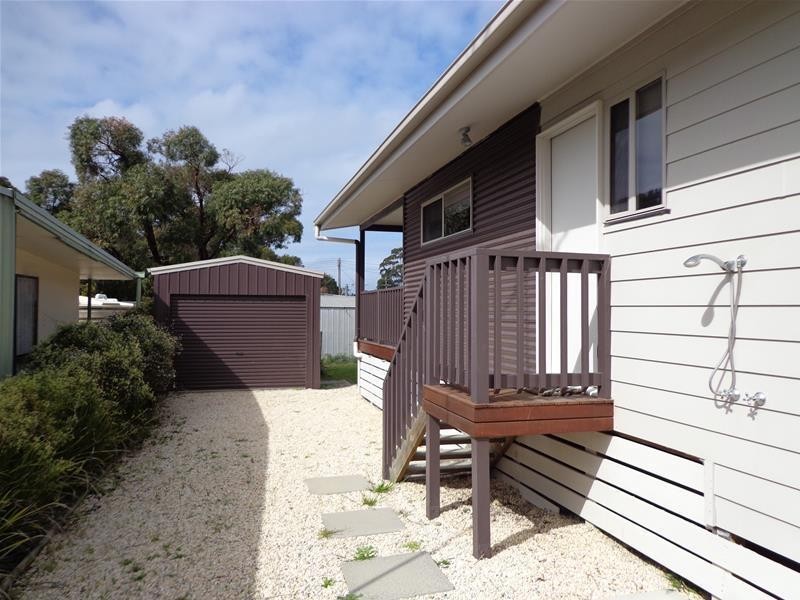 32 Victoria Street, Loch Sport VIC 3851