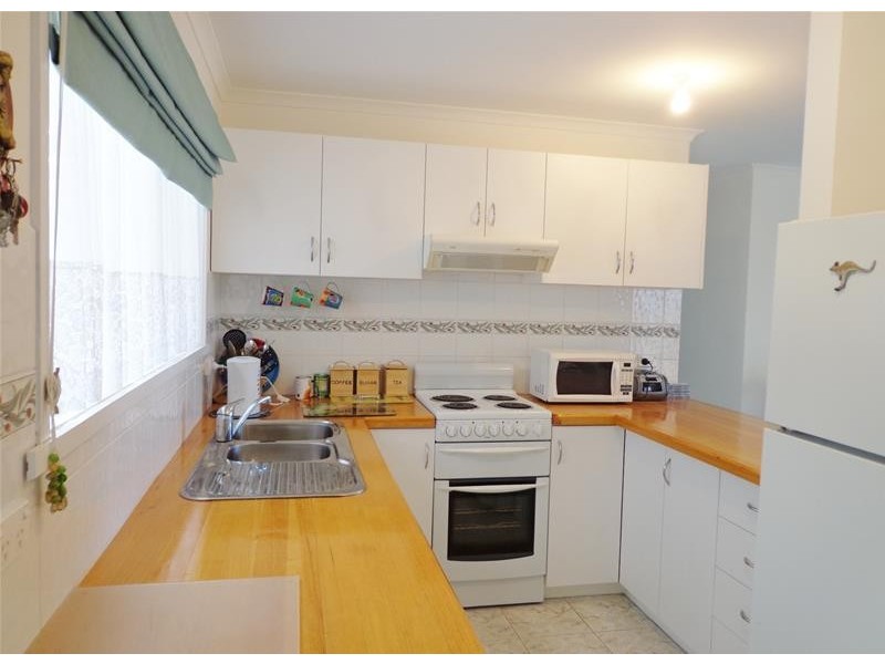 4 Mary Street, Loch Sport VIC 3851