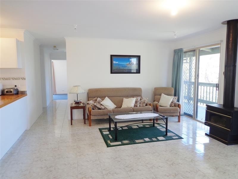 4 Mary Street, Loch Sport VIC 3851