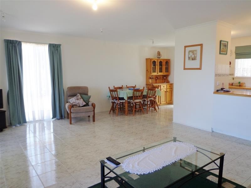 4 Mary Street, Loch Sport VIC 3851