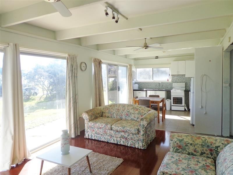 20 Victoria Parade, Loch Sport VIC 3851