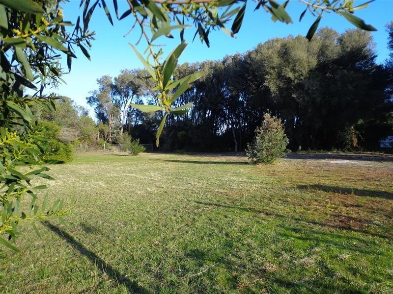 48 – 50 Sanctuary Road, Loch Sport VIC 3851