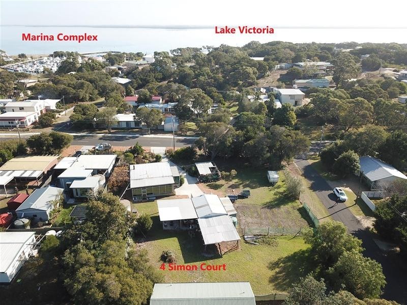 4 Simon Court, Loch Sport VIC 3851