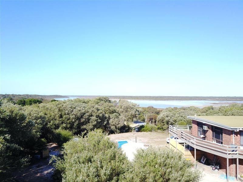 33 White Crescent, Loch Sport VIC 3851