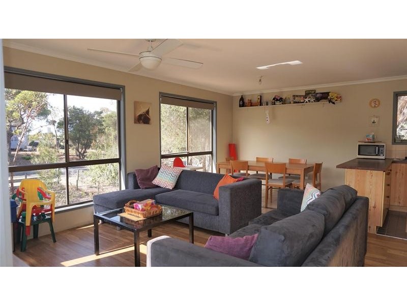 19 White Crescent, Loch Sport VIC 3851