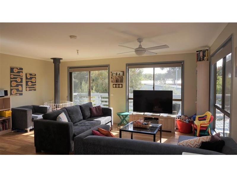 19 White Crescent, Loch Sport VIC 3851