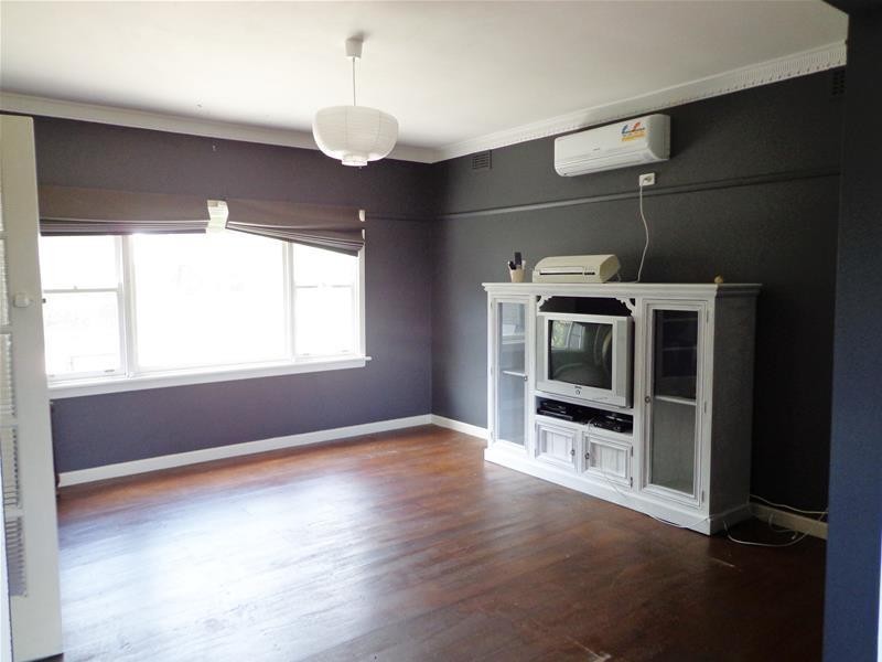 4 White Crescent, Loch Sport VIC 3851