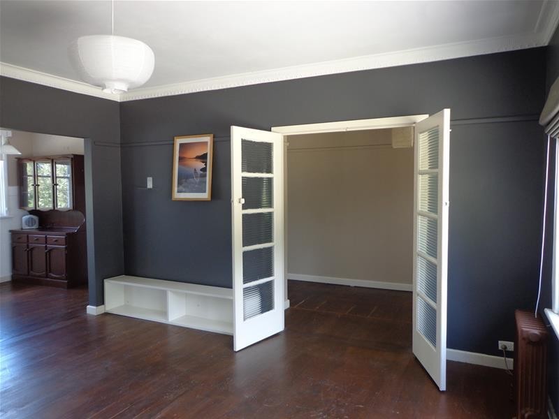 4 White Crescent, Loch Sport VIC 3851