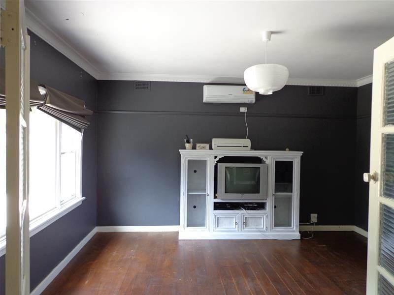 4 White Crescent, Loch Sport VIC 3851