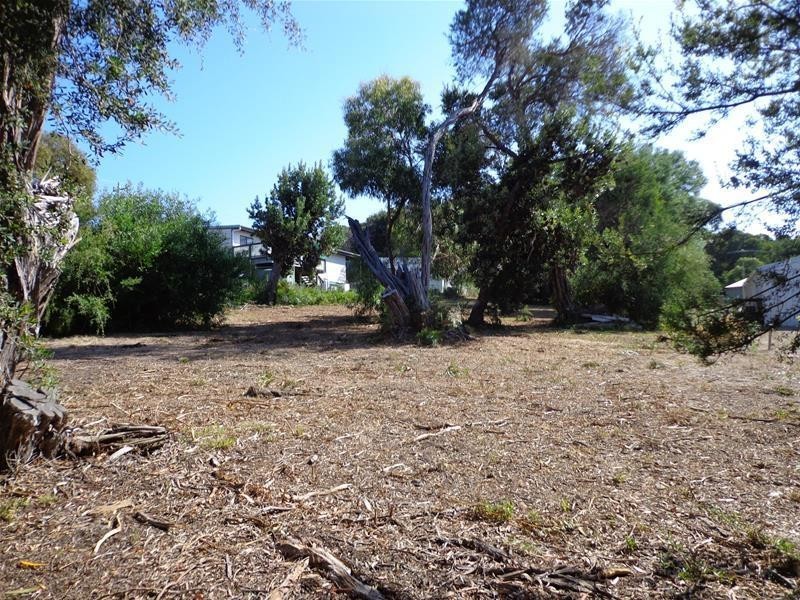 3 Kangaroo Street, Loch Sport VIC 3851