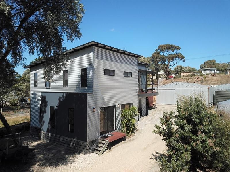 28 Central Avenue, Loch Sport VIC 3851