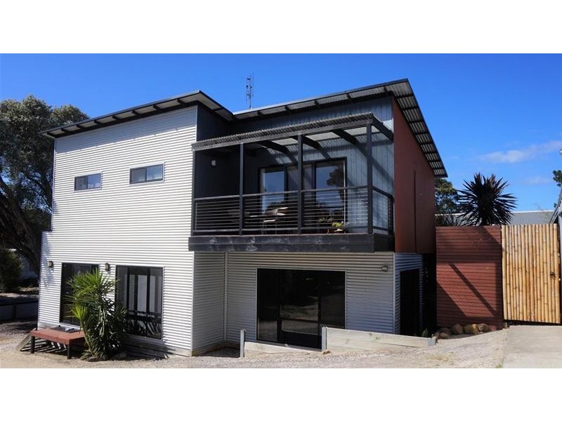 28 Central Avenue, Loch Sport VIC 3851