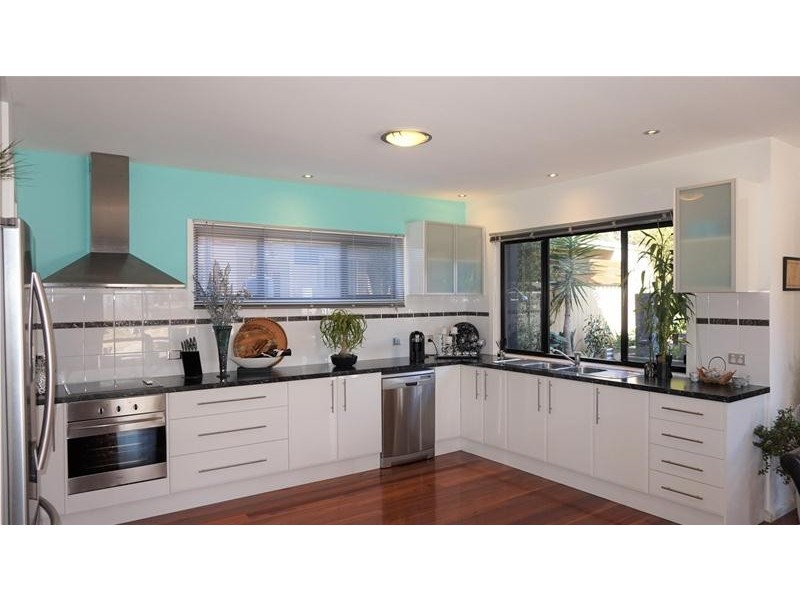 28 Central Avenue, Loch Sport VIC 3851