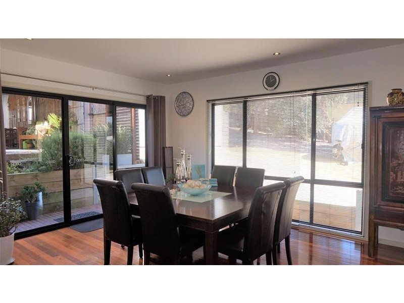 28 Central Avenue, Loch Sport VIC 3851