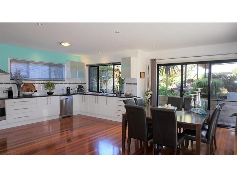 28 Central Avenue, Loch Sport VIC 3851