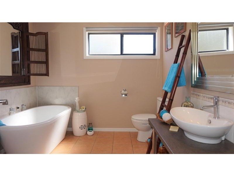 28 Central Avenue, Loch Sport VIC 3851