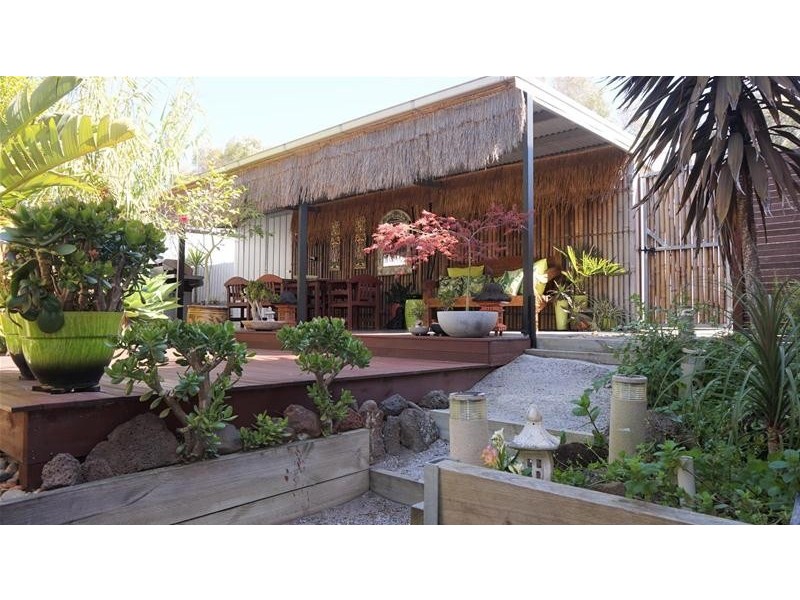 28 Central Avenue, Loch Sport VIC 3851