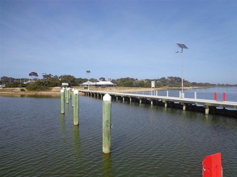 16 Bluff Drive, Loch Sport VIC 3851