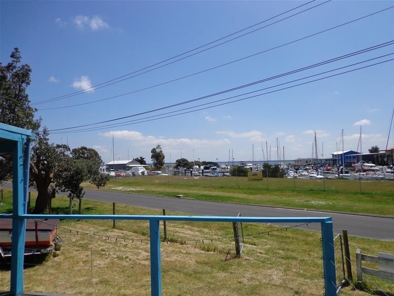 20 Holmes Street, Loch Sport VIC 3851