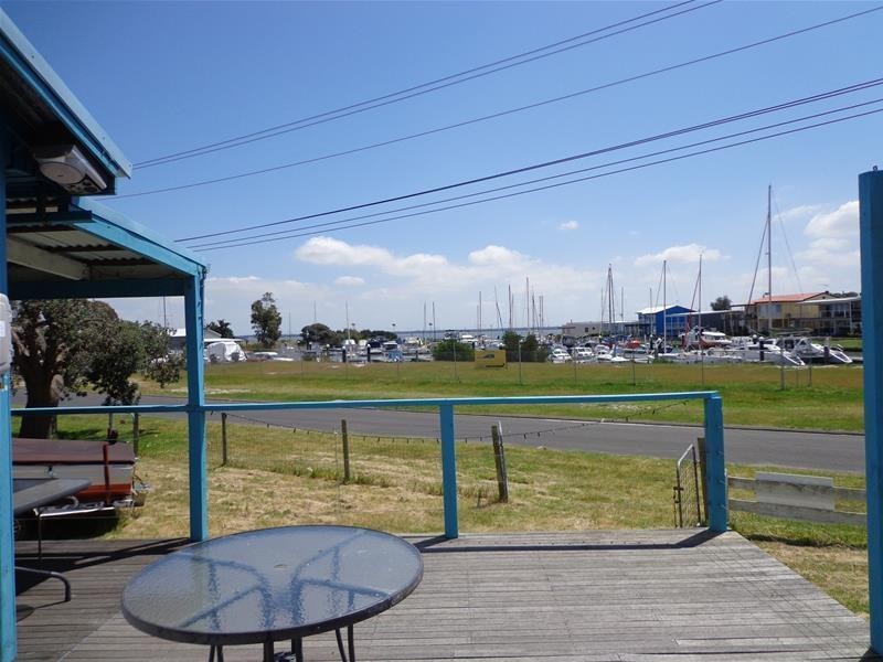 20 Holmes Street, Loch Sport VIC 3851