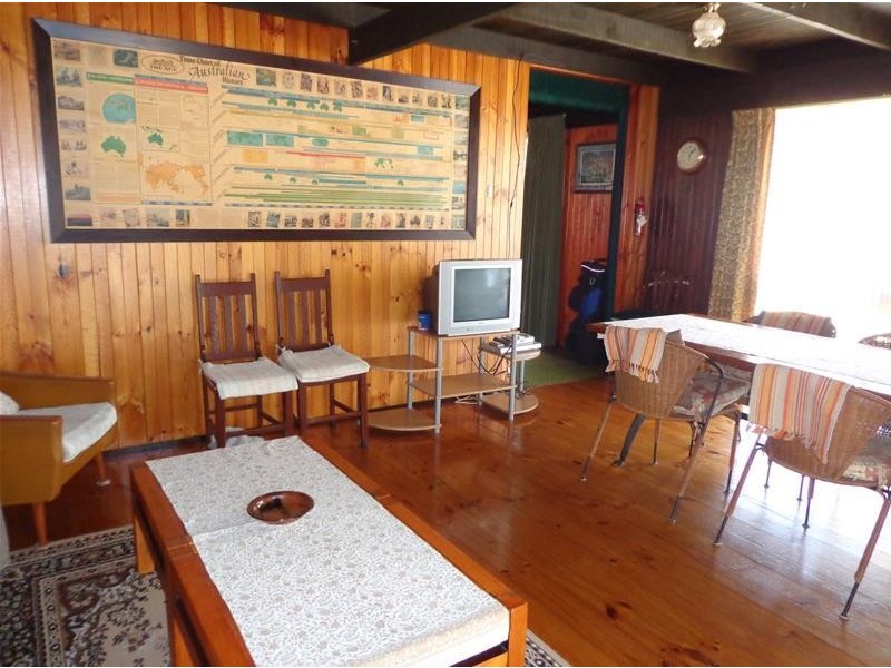 11 Central Avenue, Loch Sport VIC 3851