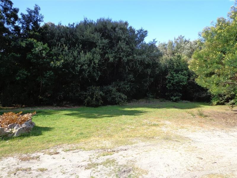 15 Central Avenue, Loch Sport VIC 3851