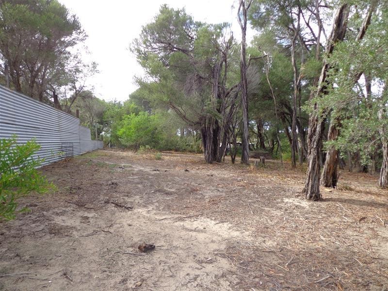 16 Bluff Drive, Loch Sport VIC 3851