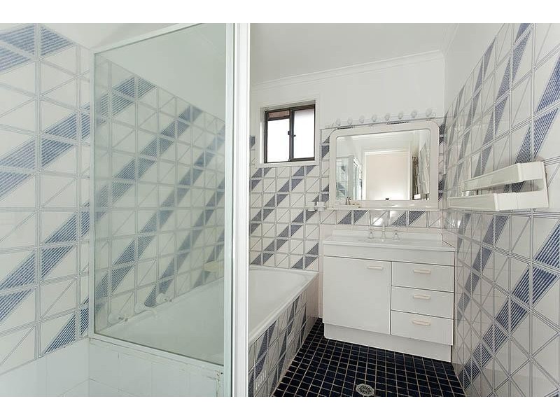 11 Valley View Crescent, Engadine NSW 2233