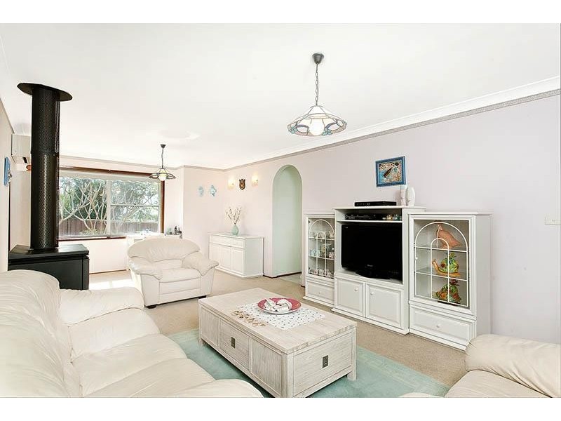 15 Henry Kendall Close, Heathcote NSW 2233