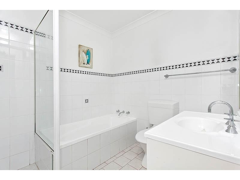 2/2 Wollybutt Road, Engadine NSW 2233