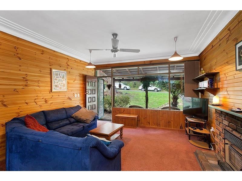 13 Warabin Street, Waterfall NSW 2233