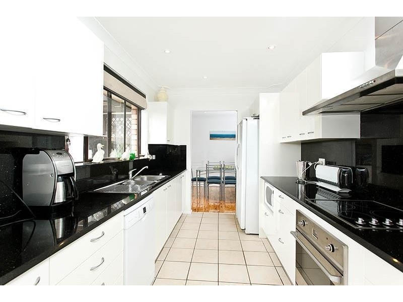 34 Bridgeview Road, Yarrawarrah NSW 2233