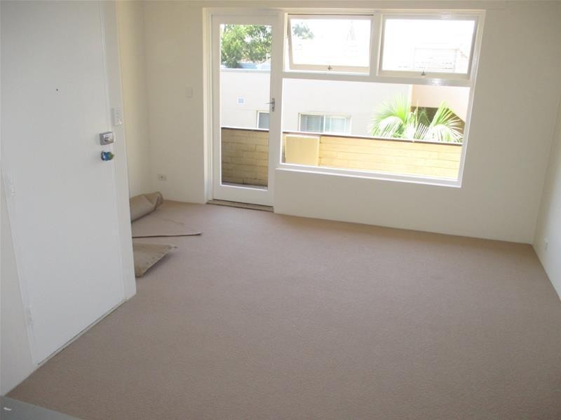 13/6  Campbell Parade, Manly Vale NSW 2093